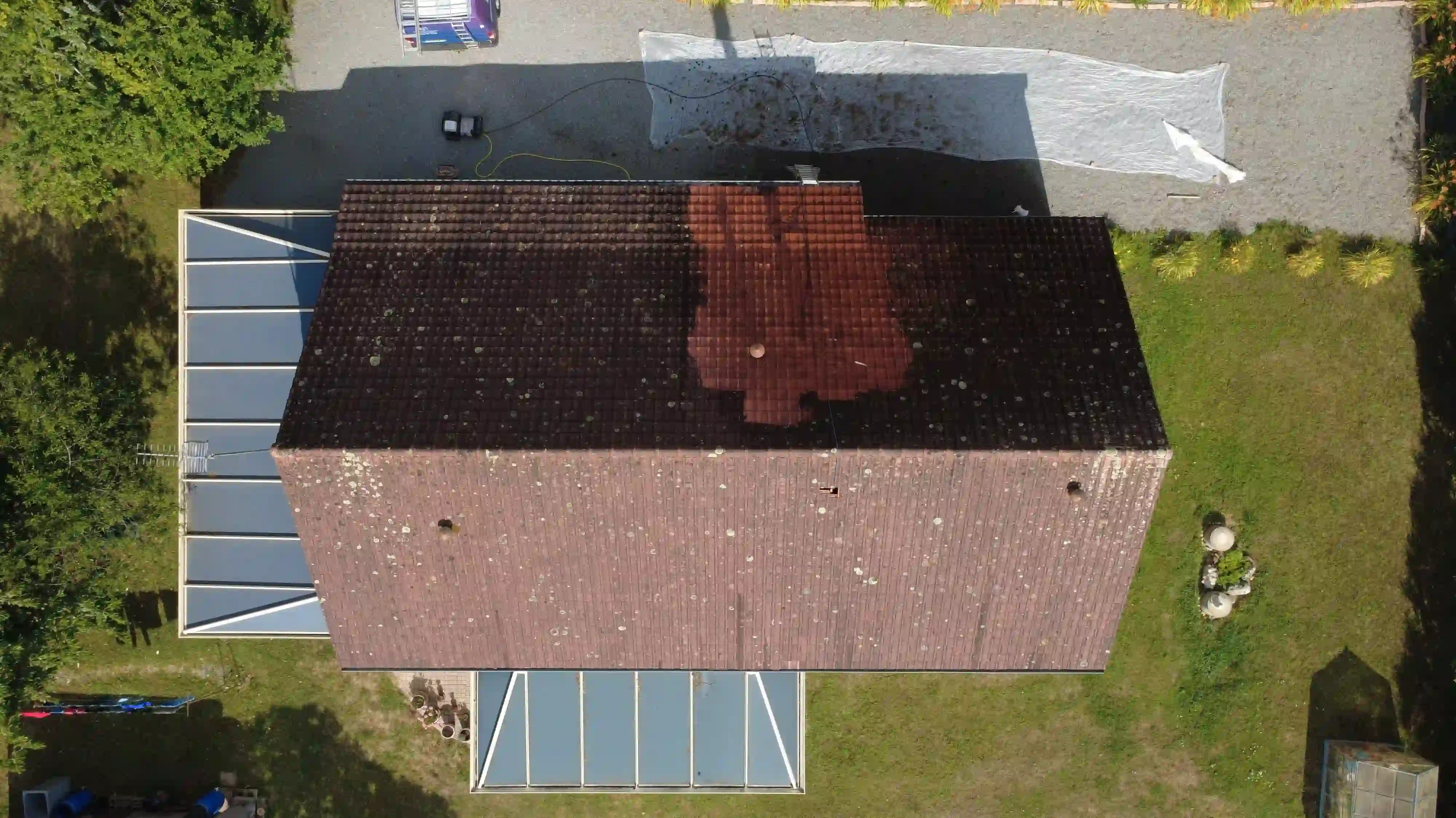 Toiture tuiles terre cuite — avant intervention